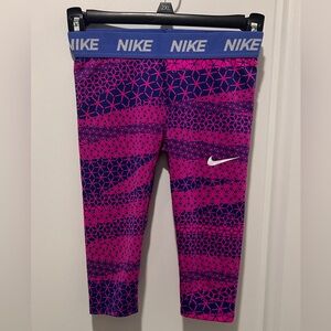 Girls Nike Dri-Fit leggings. Size 6/7 GUC